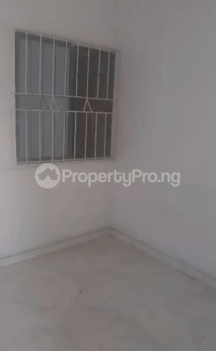 1 bedroom Flat / Apartment for rent Off Market Street Shomolu Lagos