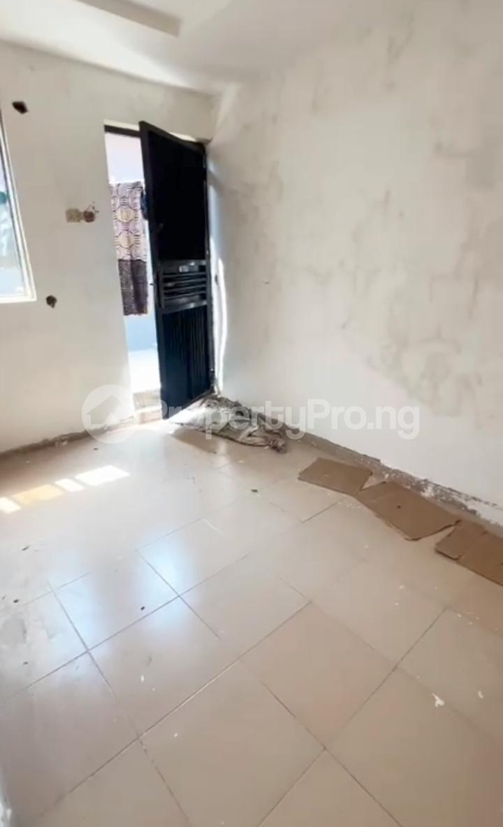 1 bedroom Flat / Apartment for rent New Garage Bariga Lagos