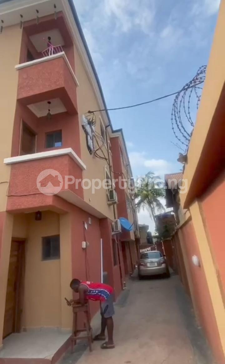 1 bedroom Flat / Apartment for rent Onike Yaba Lagos - 3
