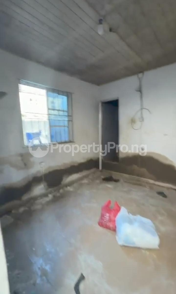 1 bedroom Flat / Apartment for rent Fadupe Shomolu Lagos