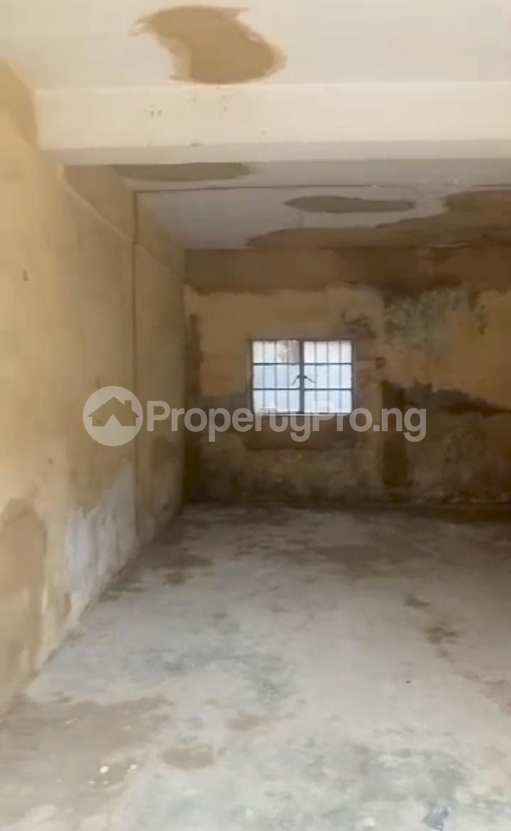 Commercial Property for rent Off Pedro Road Shomolu Lagos