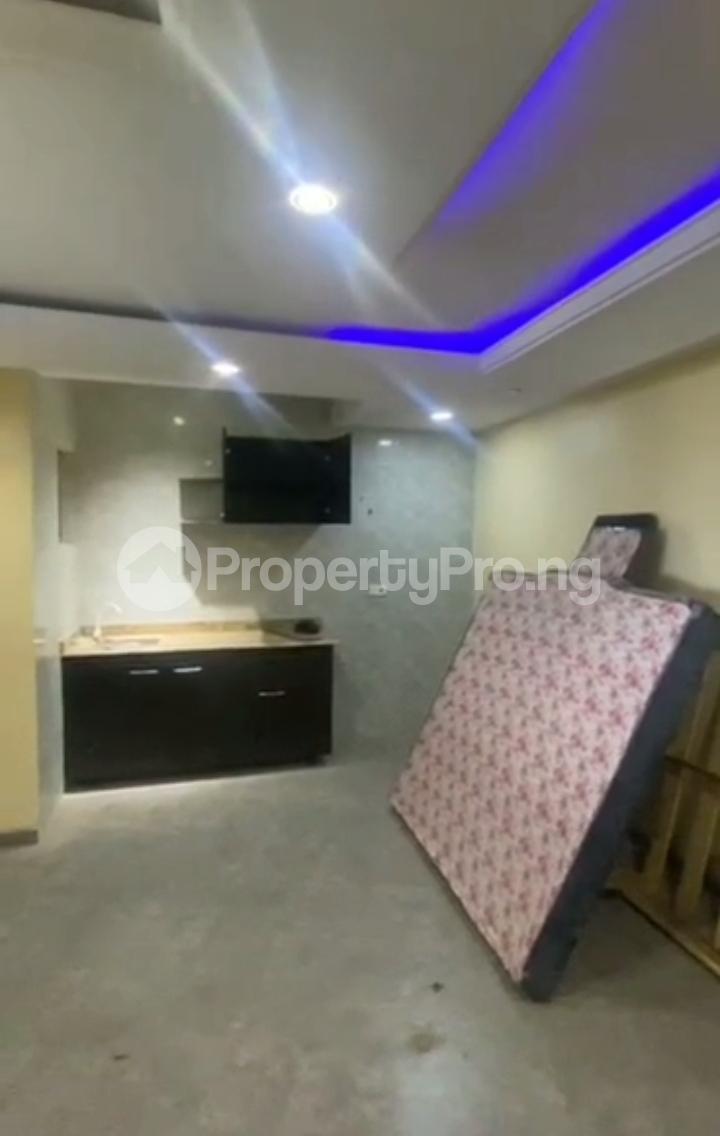 1 bedroom Flat / Apartment for rent Onike Yaba Lagos - 4