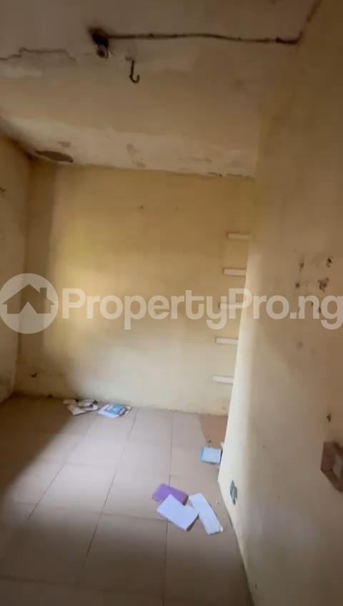 1 bedroom Flat / Apartment for rent Balogun Street, Shomolu Shomolu Lagos