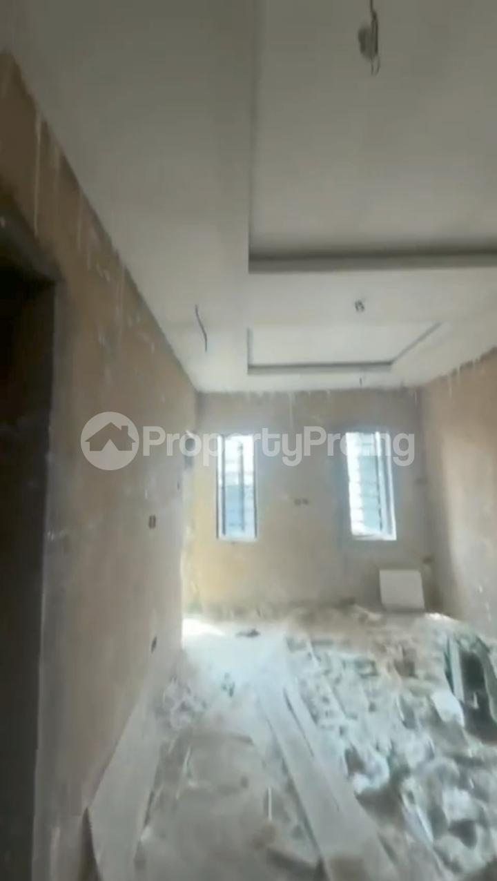 2 bedroom House for rent Off Kayode Onipanu Shomolu Lagos