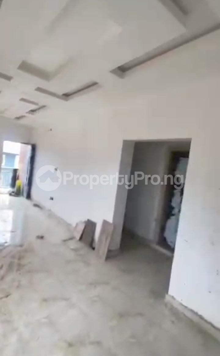 2 bedroom House for rent Adekunle Yaba Lagos