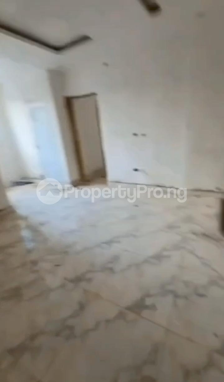 2 bedroom House for rent Off Awoyokun Shomolu Lagos
