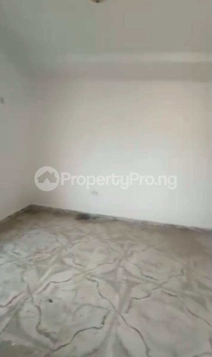 2 bedroom House for rent Off Market Street Shomolu Lagos