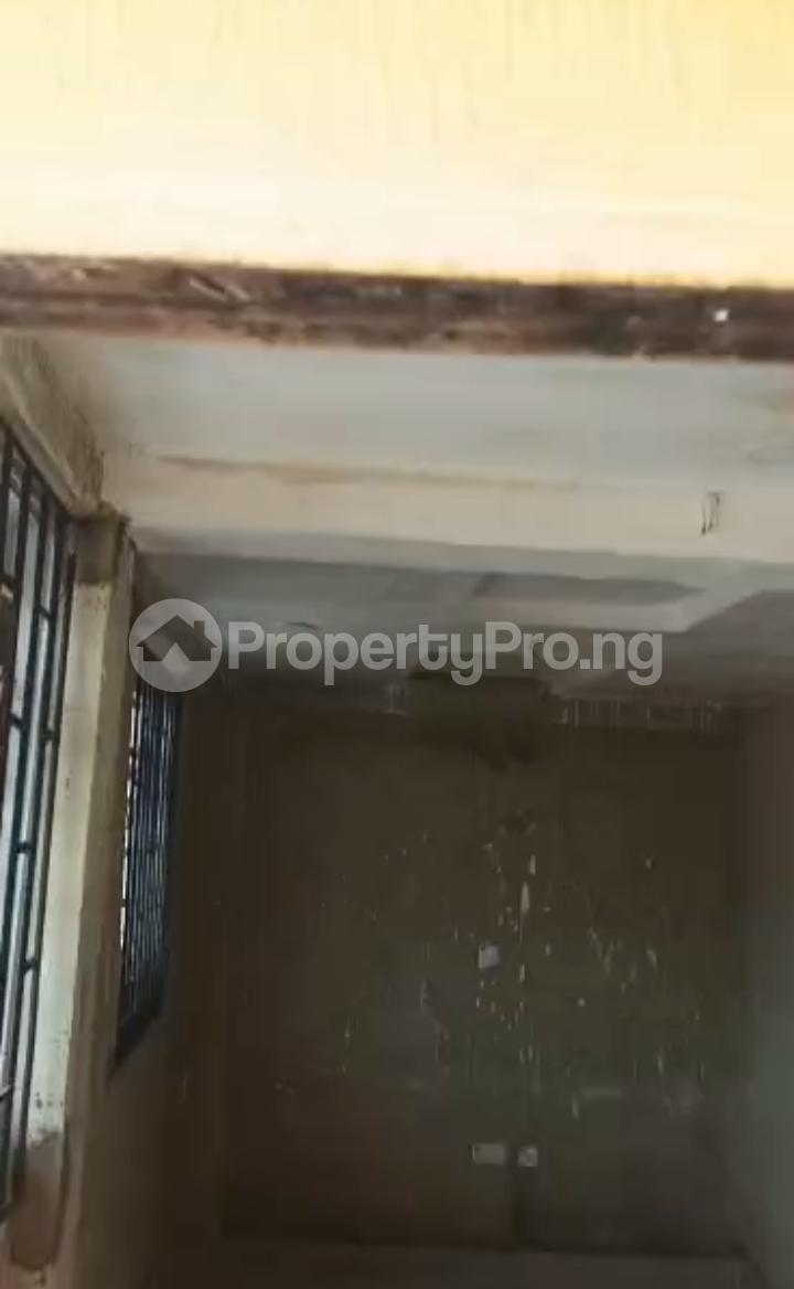 2 bedroom House for rent Adekunle Yaba Lagos