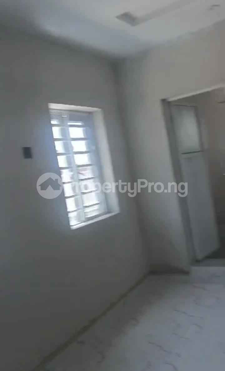 2 bedroom House for rent Off Market Street, Shomolu Lagos