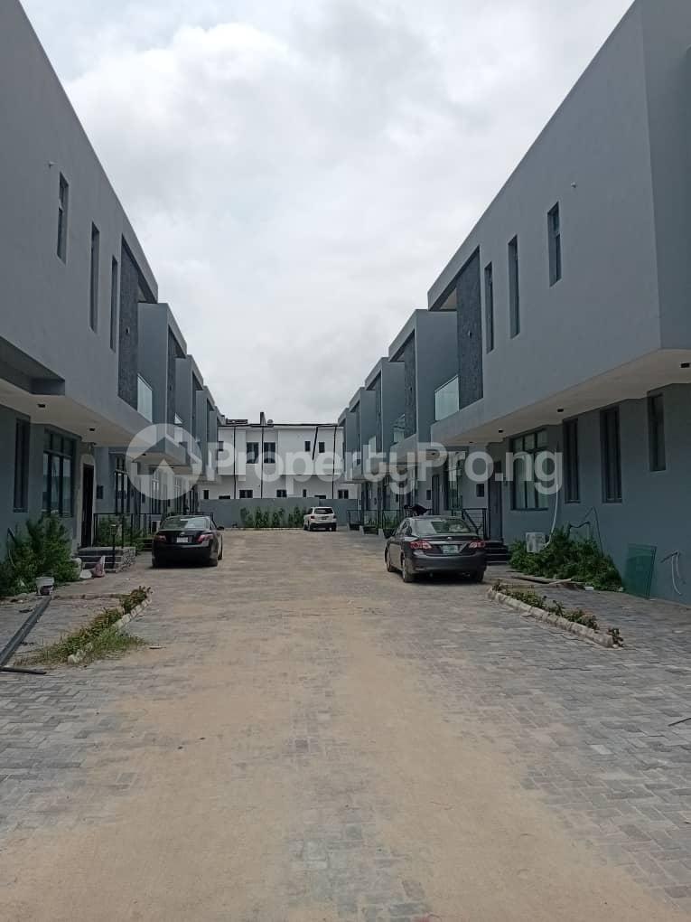 4 bedroom House for rent Alpha Beach Road chevron Lekki Lagos