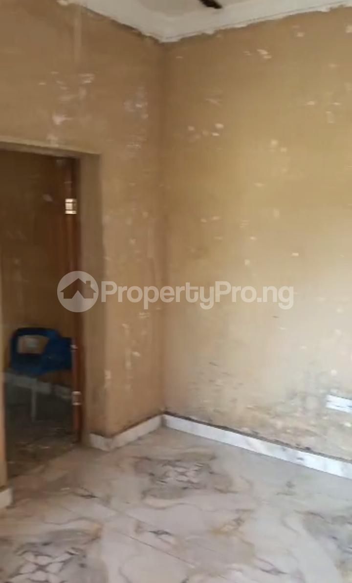 1 bedroom Flat / Apartment for rent Adekunle Yaba Lagos - 2