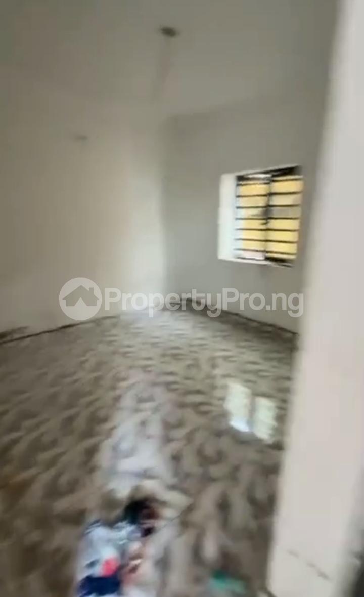 1 bedroom Flat / Apartment for rent Off Olateju Mushin Lagos