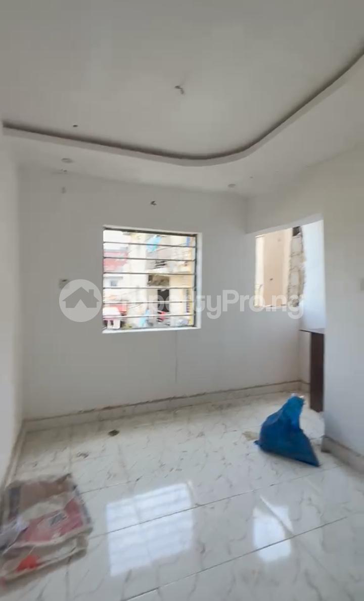 1 bedroom Flat / Apartment for rent Akoka Yaba Lagos