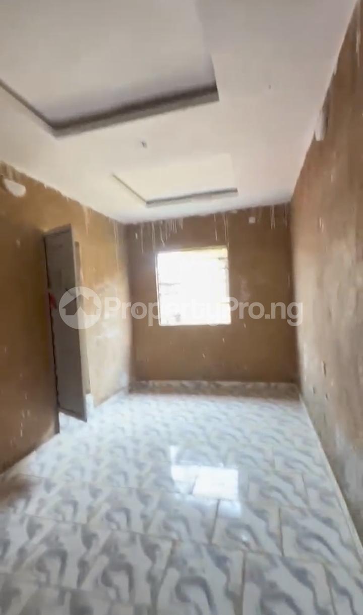 1 bedroom Flat / Apartment for rent Off Market Street Shomolu Lagos