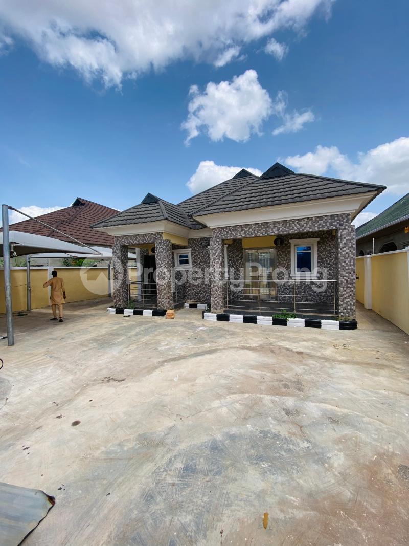 4 bedroom House for sale Oke Ibukun Estate, Elebu Akala Express Ibadan Oyo