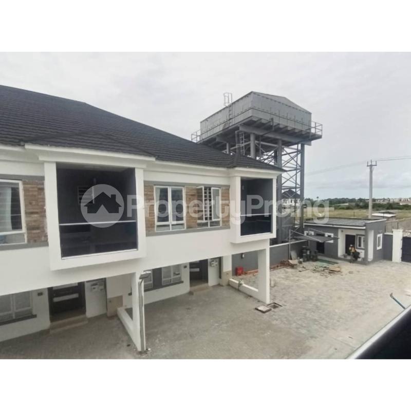 4 bedroom House for sale Orchid Road Lekki Lagos