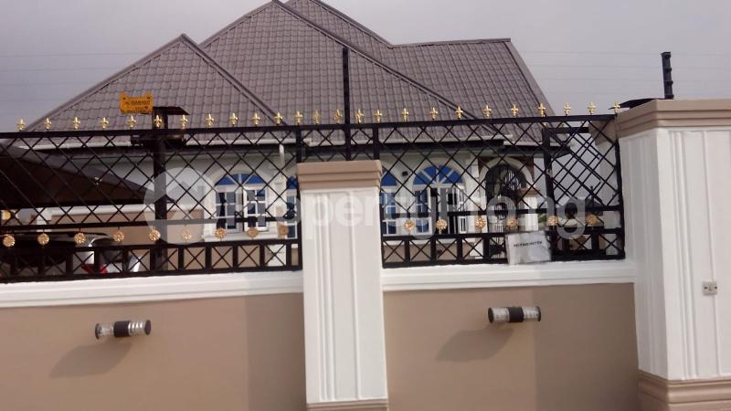 4 bedroom House for sale Dsc Housing Complex In Udu Udu Delta - 5