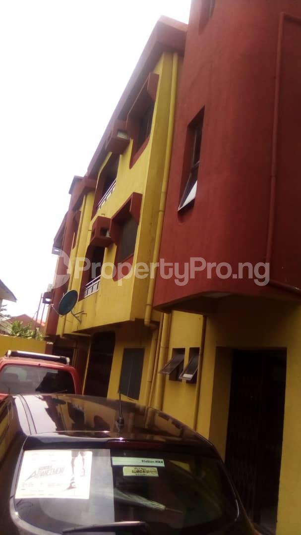 3 bedroom Flat / Apartment for rent Close To Ikorodu Road Onipanu Shomolu Lagos