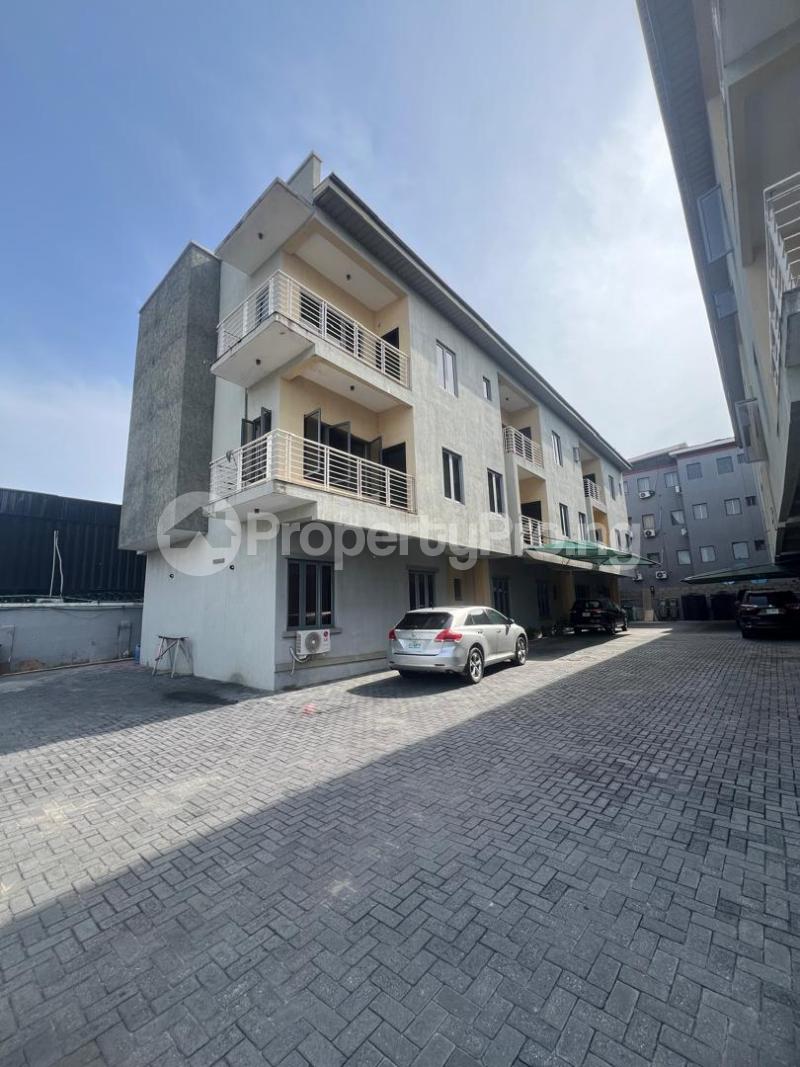 4 bedroom House for rent At Along Kusenla Road Ikate Lekki Lagos