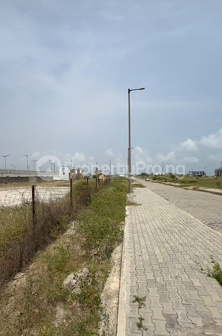 Land for sale Maiyegun Beach Estate Jakande Lekki Lagos
