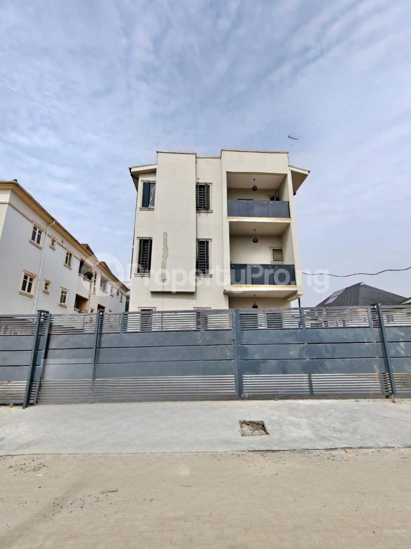 5 bedroom House for sale In Secured Estate Gbagada Lagos