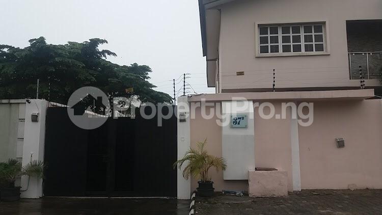 10 bedroom Commercial Property for rent Lekki Lagos - 7