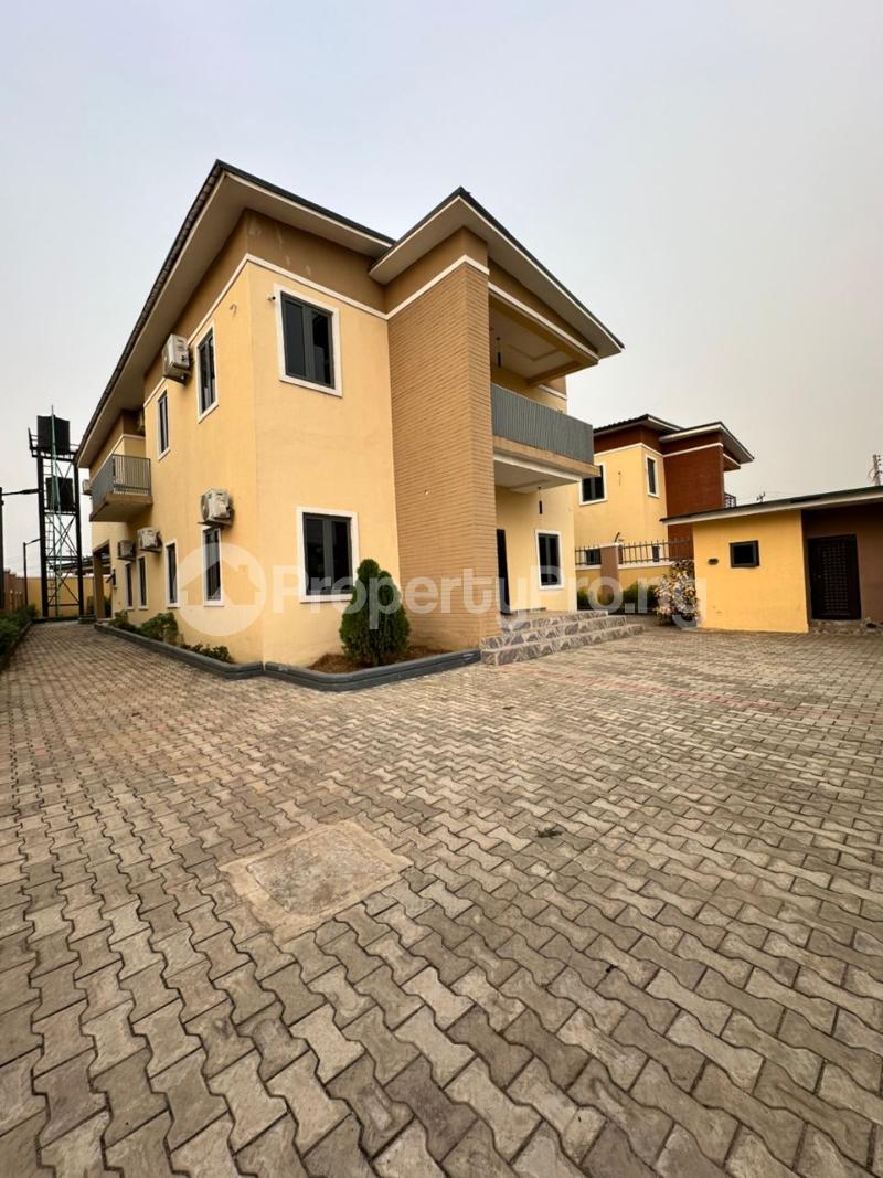 4 bedroom House for sale S And T Estate, Jericho Ibadan Oyo