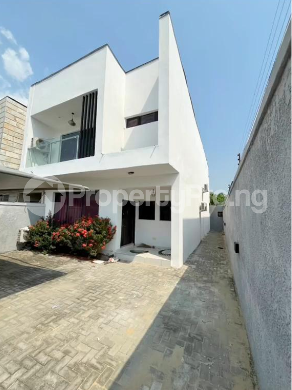 4 bedroom House for rent  Mobil Road Ajah Lagos