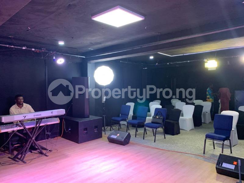 Commercial Property for rent Ashi Street Junction, New Bodija Extension (on The Major Bashorun Road). Bodija Ibadan Oyo
