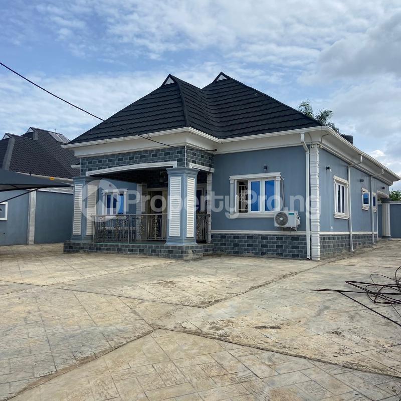 3 bedroom House for sale Gospel Road, Ojoo Barracks. Ojoo Ibadan Oyo