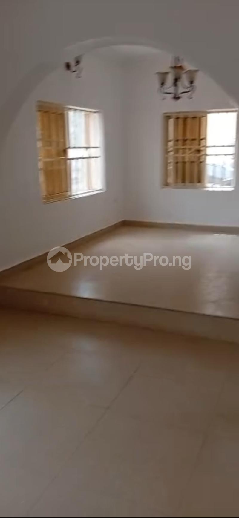 4 bedroom House for rent Apo Legislative Quaters. ( Video Is Available) Apo Abuja