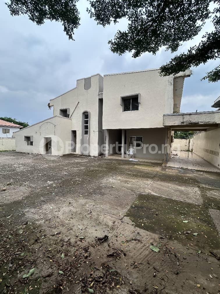 5 bedroom House for rent Off Ibb Way Maitama Abuja