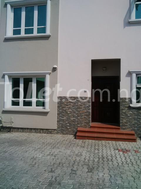4 bedroom House for sale 7, Tola Adewunmi Street Maryland Ikeja Lagos