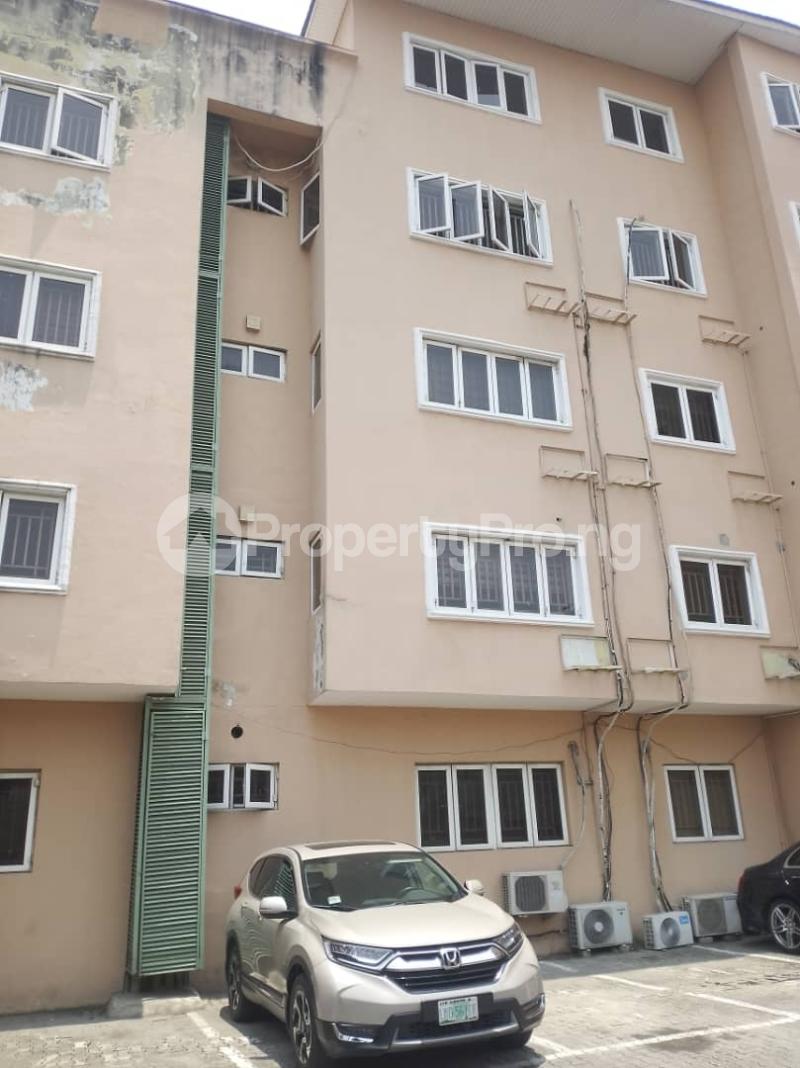 3 bedroom Flat / Apartment for rent Off Chief Yesufu Abiodun ONIRU Victoria Island Lagos