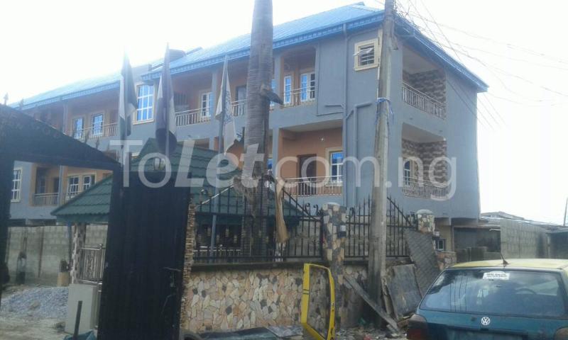 1 bedroom Flat / Apartment for rent Off Makoko Road Adekunle Yaba Lagos