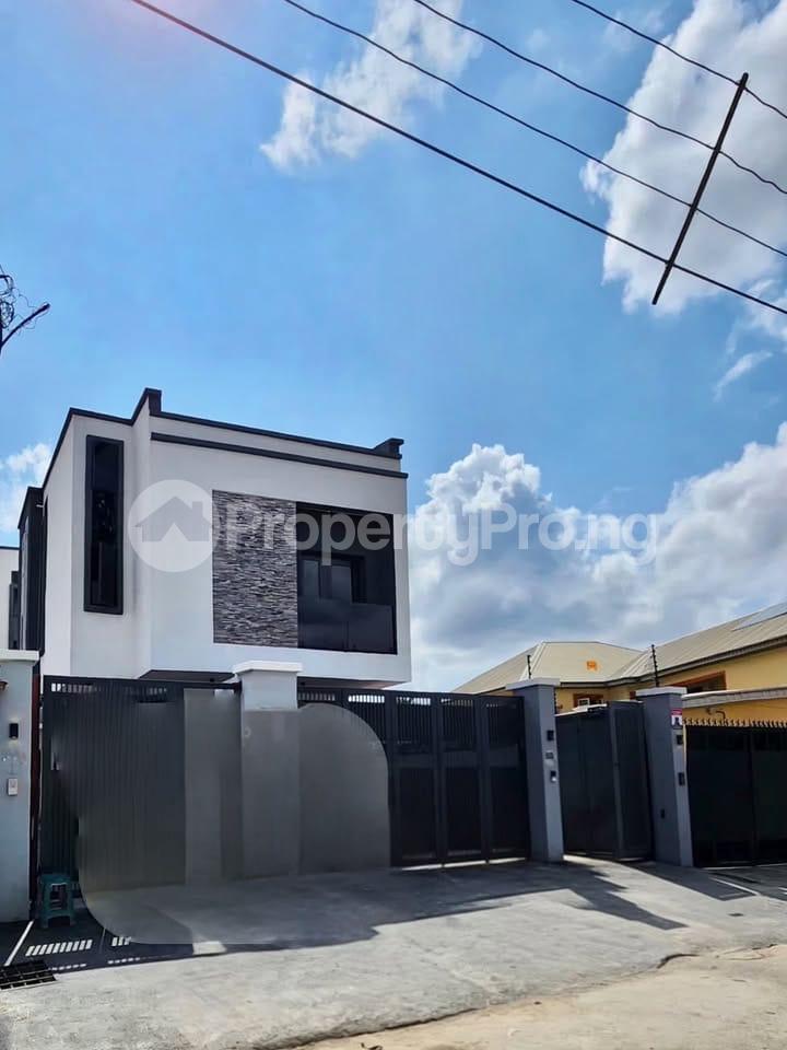 4 bedroom House for sale Surulere Lagos