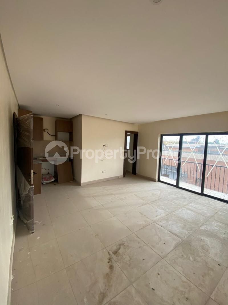 1 bedroom Flat / Apartment for sale Onike Yaba Lagos