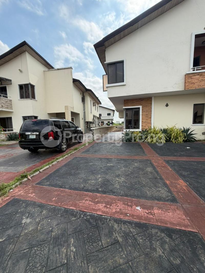 4 bedroom House for sale Beside Vgc, Harris Drive Ikota Lekki Lagos