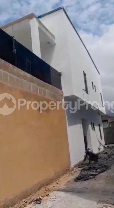 3 bedroom House for rent Mende Maryland Lagos