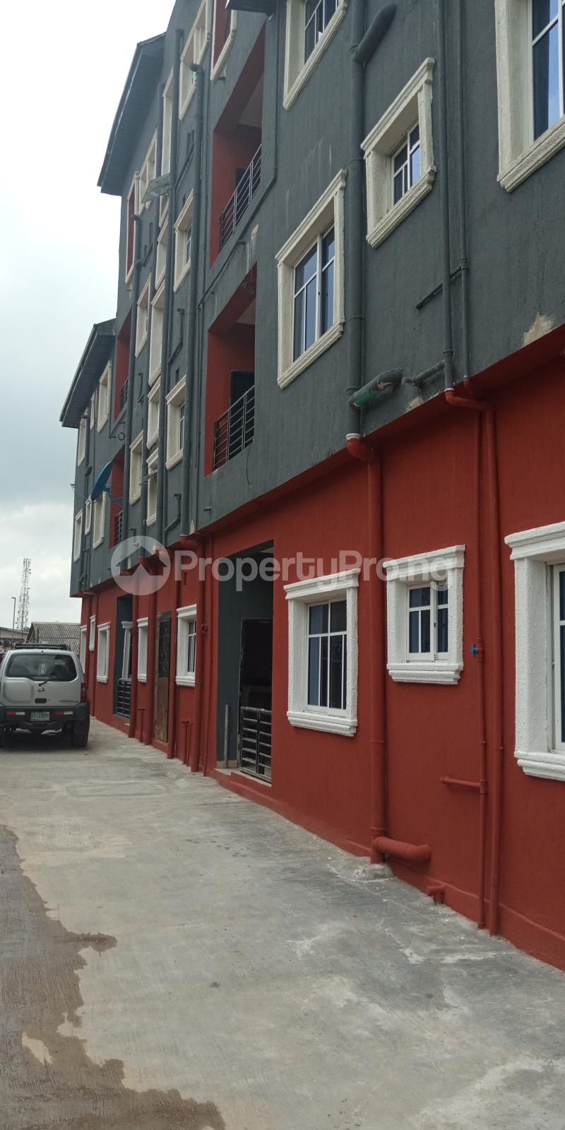 3 bedroom Flat / Apartment for rent Off Olopomeji Street Oworoshoki Gbagada Oworonshoki Gbagada Lagos
