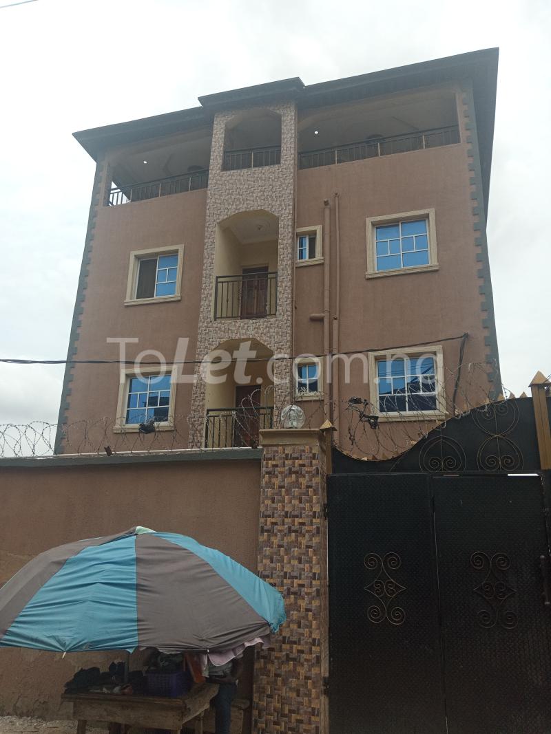 3 bedroom Flat / Apartment for rent Off Pedro Road Somolu Shomolu Shomolu Lagos