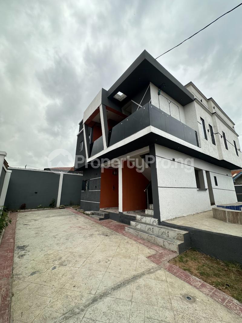 5 bedroom House for sale Olapade Estate, Ologuneru Junction Ido Oyo