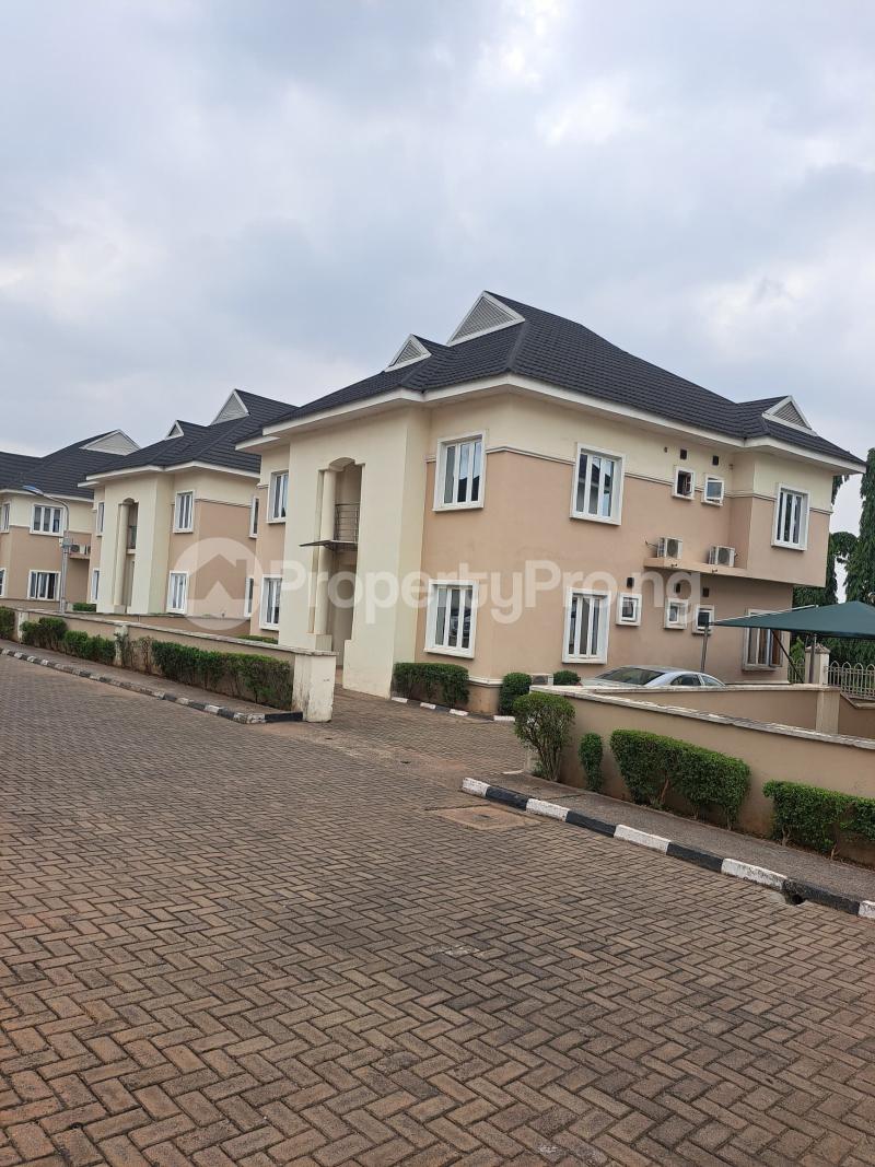 5 bedroom Flat / Apartment for sale Olive Court Area, Agodi Gra Ibadan Oyo