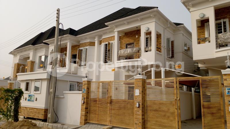 4 bedroom House for sale Orchid Road Lekki Lagos