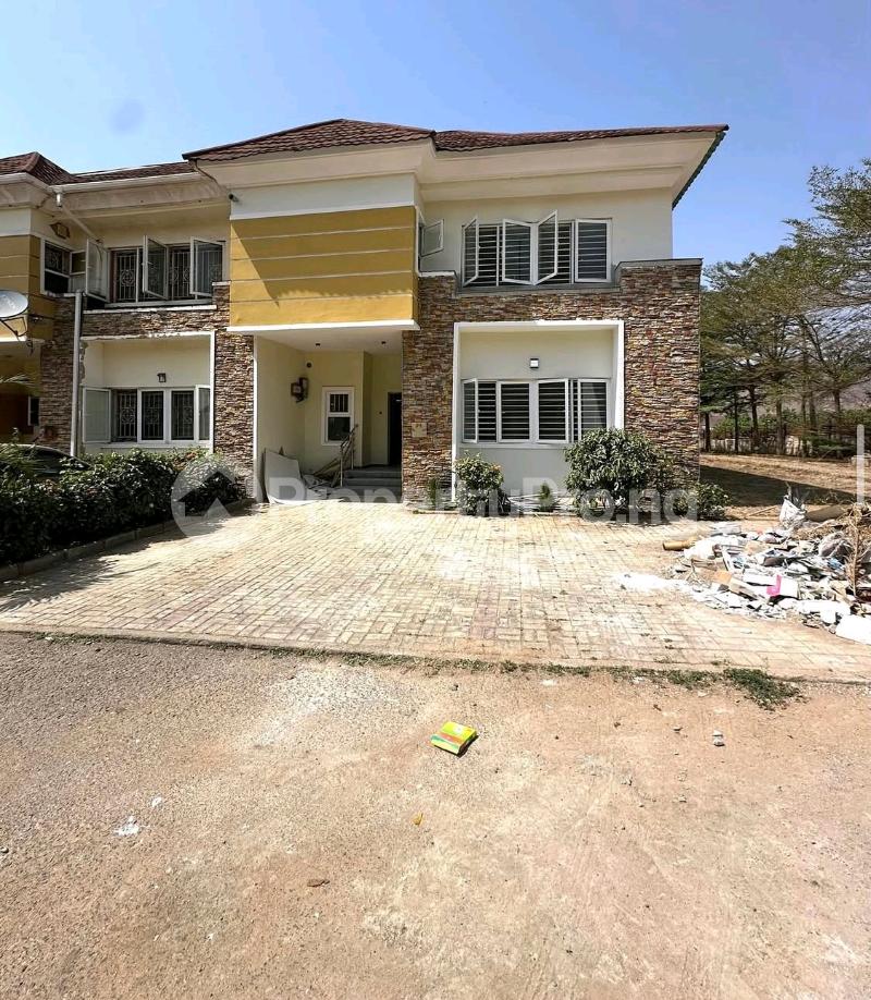 3 bedroom House for rent In An Estate Gwarinpa Abuja