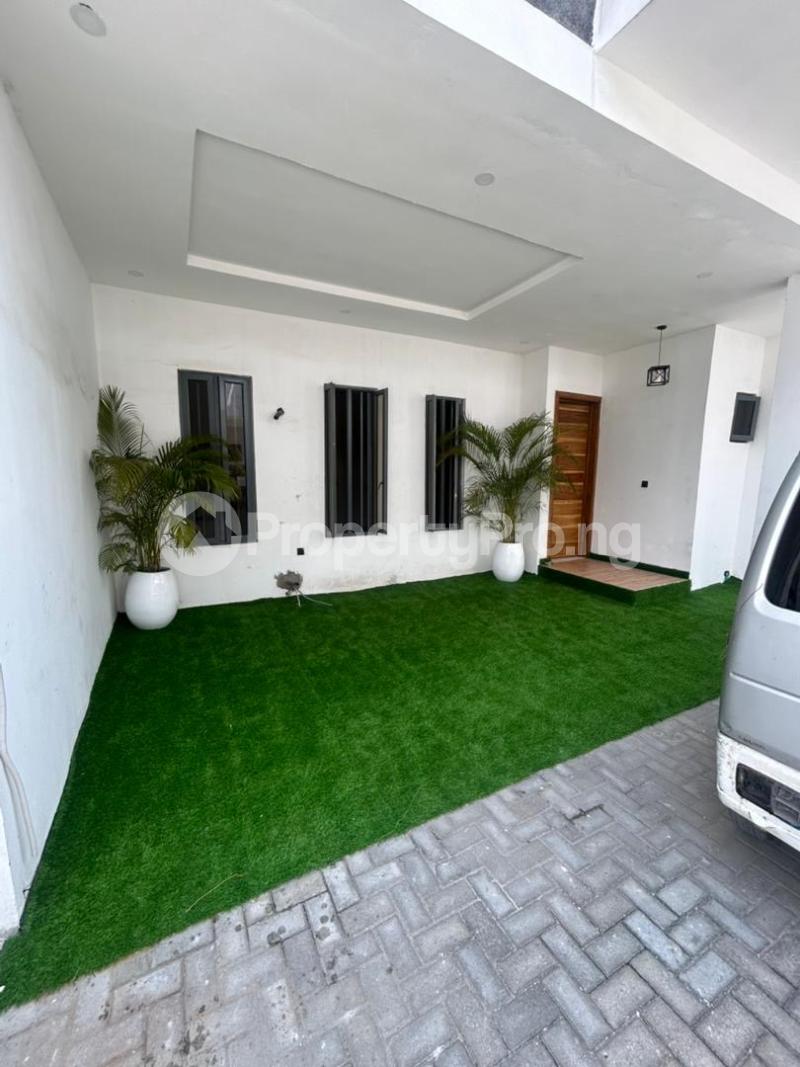 3 bedroom House for rent Along Mobil Road Inside Estate Ilaje Ajah Lagos