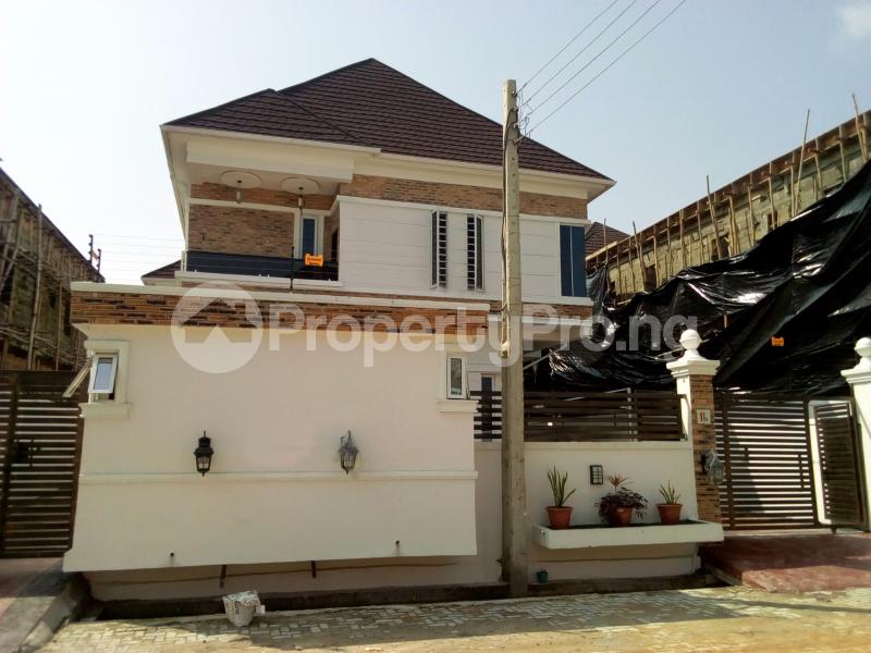 5 bedroom House for sale In An Estate chevron Lekki Lagos