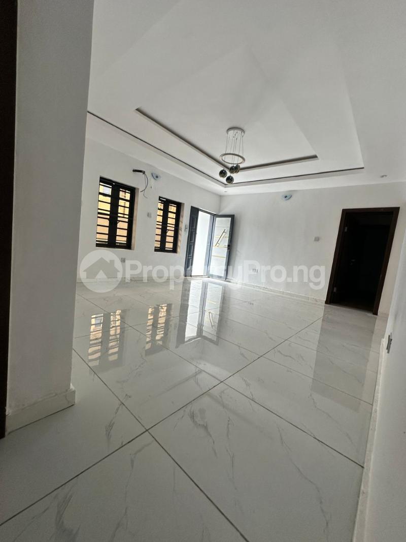 3 bedroom House for sale CMD Road Kosofe/Ikosi Lagos