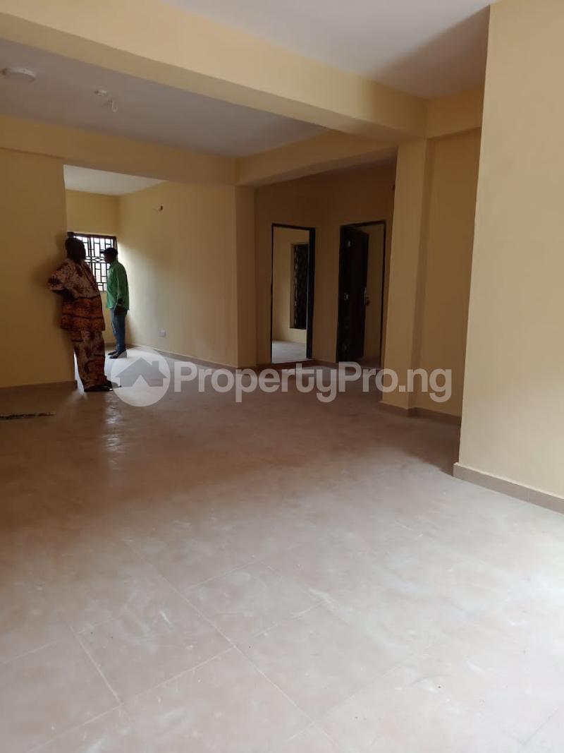 3 bedroom Flat / Apartment for rent Off Ikorodu Road Onipanu Shomolu Lagos - 0