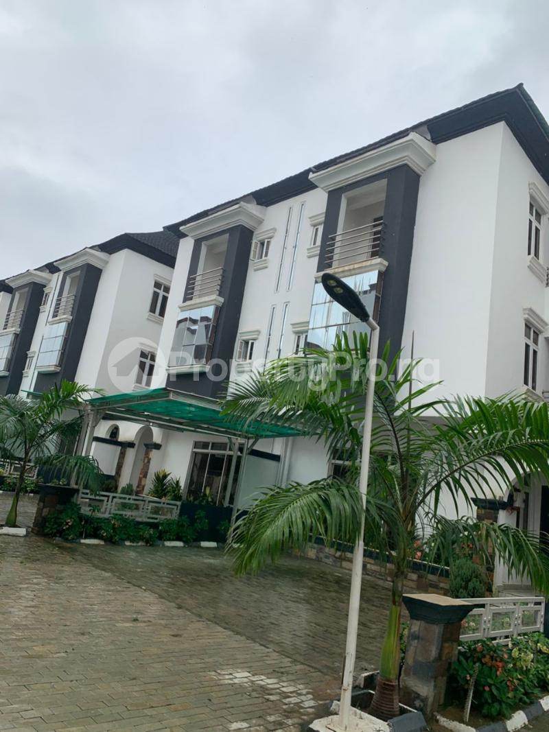 House for sale By Airport Road Jabi Abuja